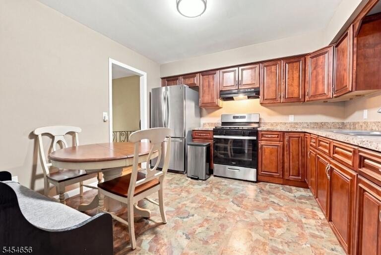 Property listing MLS 4047543 photo 25