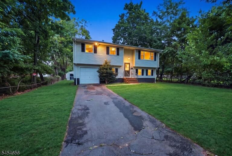 Property listing MLS 4047543 photo 3