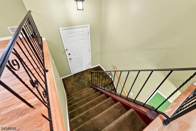 Property listing MLS 4047543 photo 8