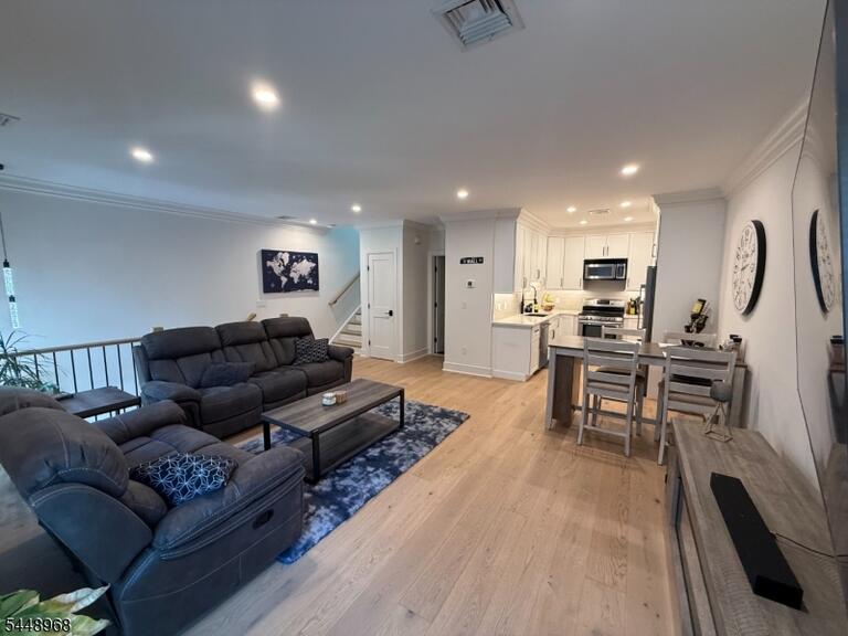 Property listing MLS 4047550 photo 5