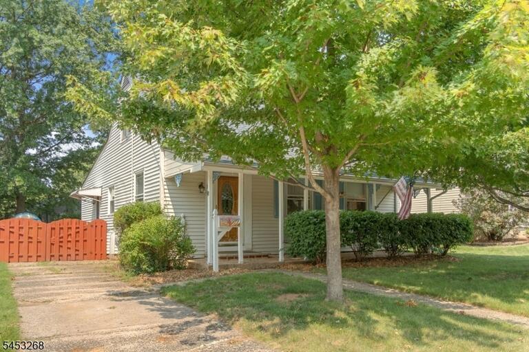 Property listing MLS 4047559 photo 1