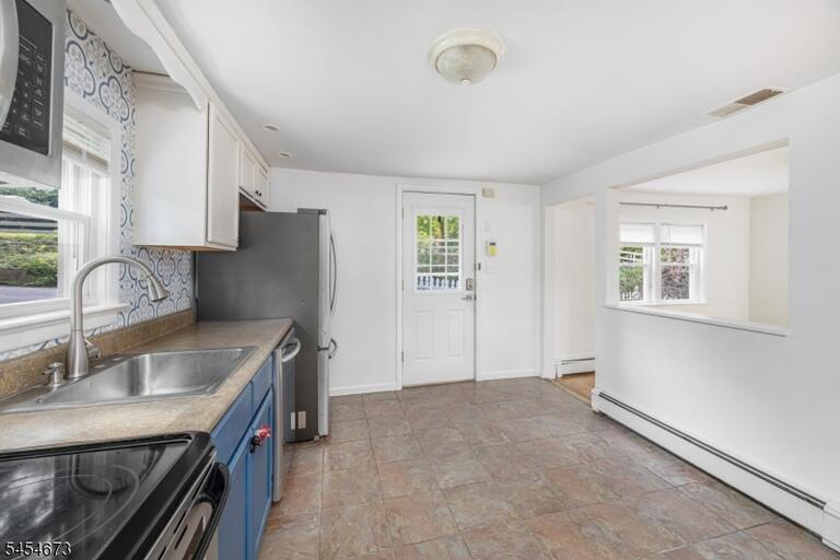 Property listing MLS 4047560 photo 4