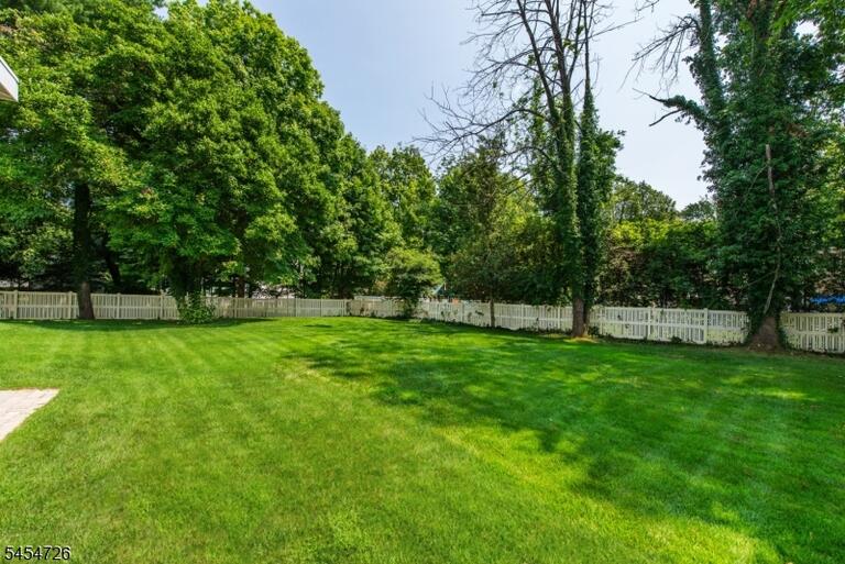 Property listing MLS 4047613 photo 18