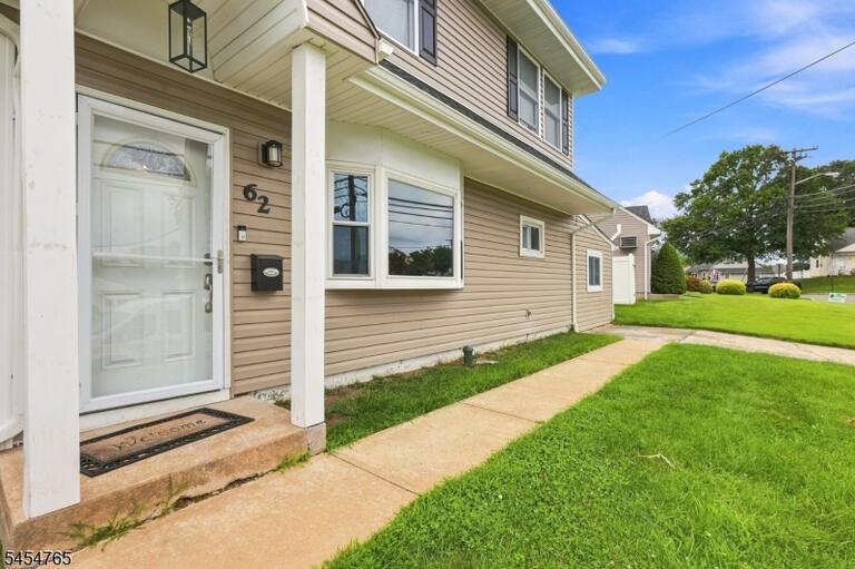 Property listing MLS 4047624 photo 2