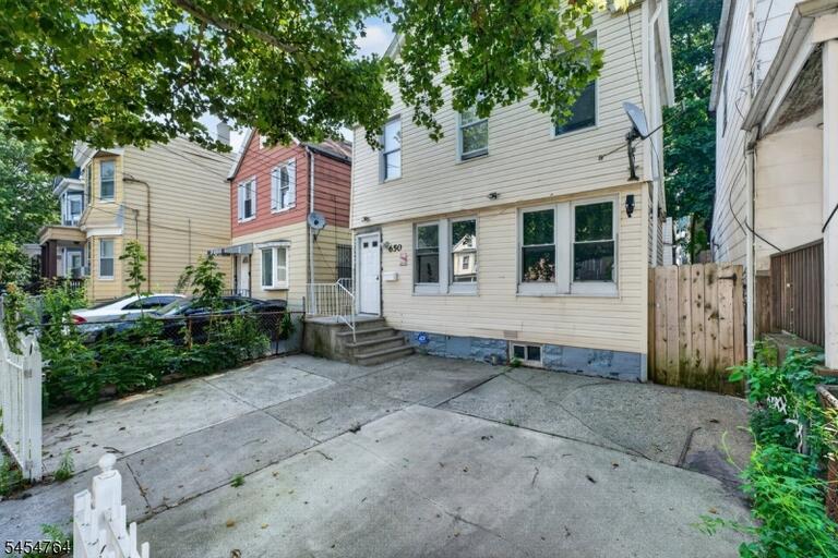 Property listing MLS 4047628 photo 2