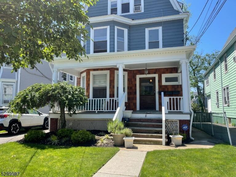 Property listing MLS 4047630 photo 1