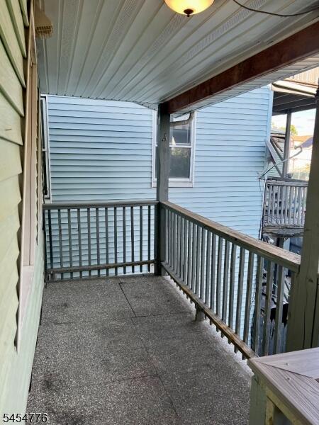 Property listing MLS 4047636 photo 9