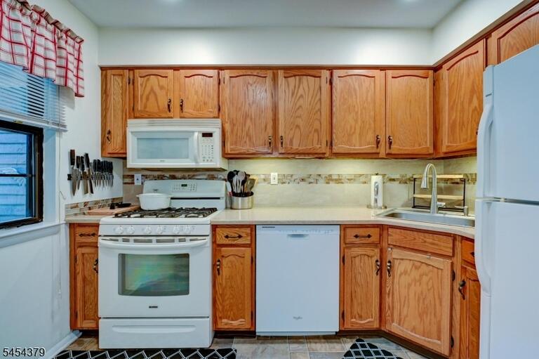 Property listing MLS 4047652 photo 13