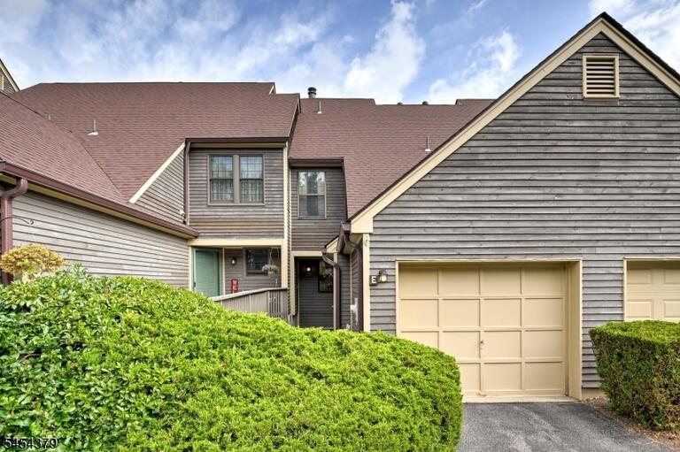 Property listing MLS 4047652 photo 2