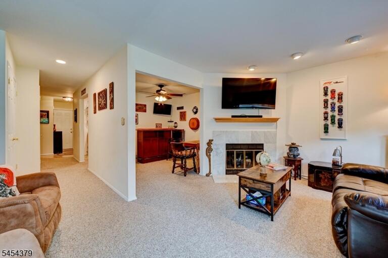 Property listing MLS 4047652 photo 8