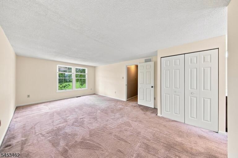 Property listing MLS 4047654 photo 19