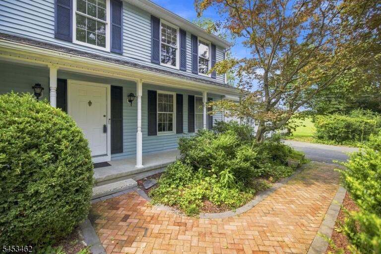 Property listing MLS 4047654 photo 3