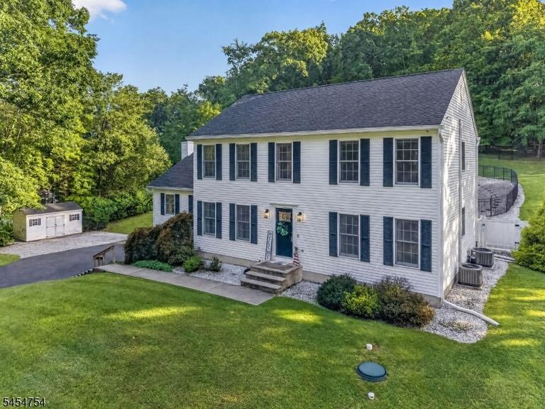 Property listing MLS 4047655 photo 3