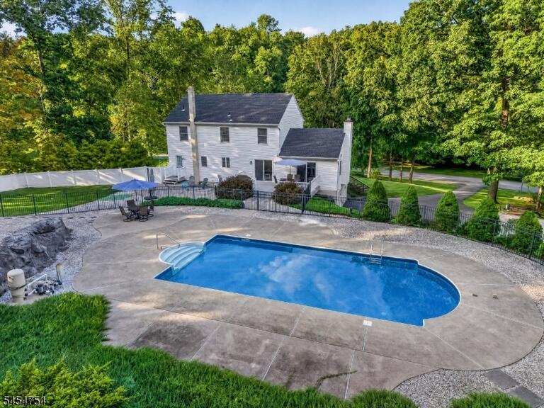 Property listing MLS 4047655 photo 34