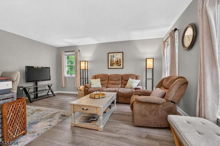 Property listing MLS 4047655 photo 9