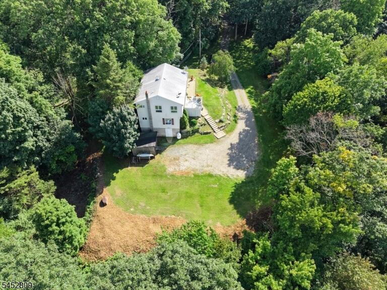 Property listing MLS 4047657 photo 3