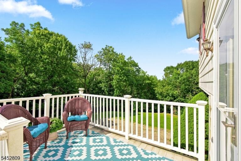Property listing MLS 4047657 photo 5
