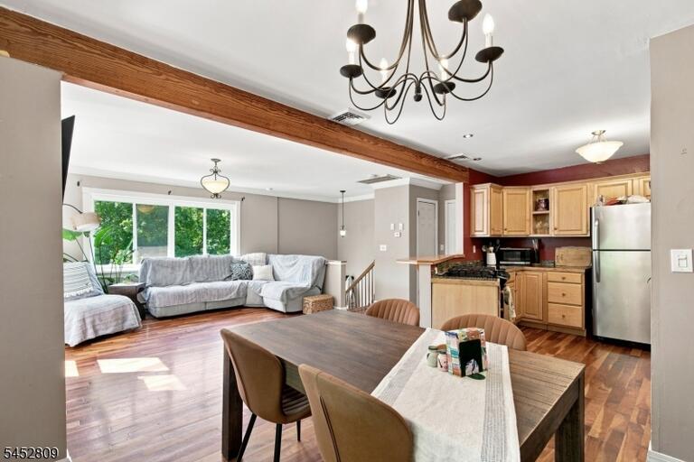 Property listing MLS 4047657 photo 9