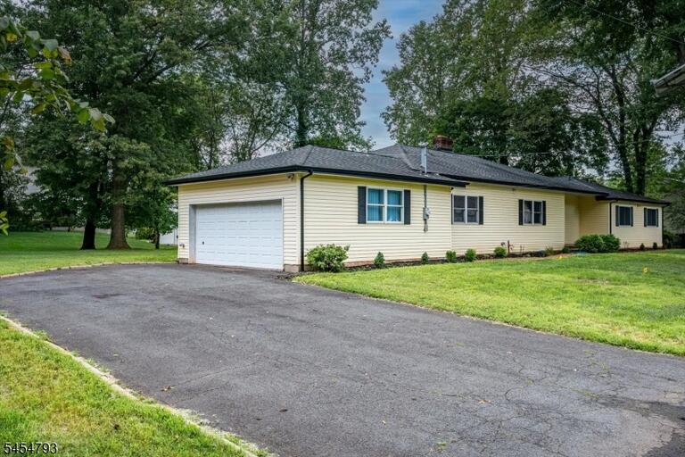 Property listing MLS 4047659 photo 4