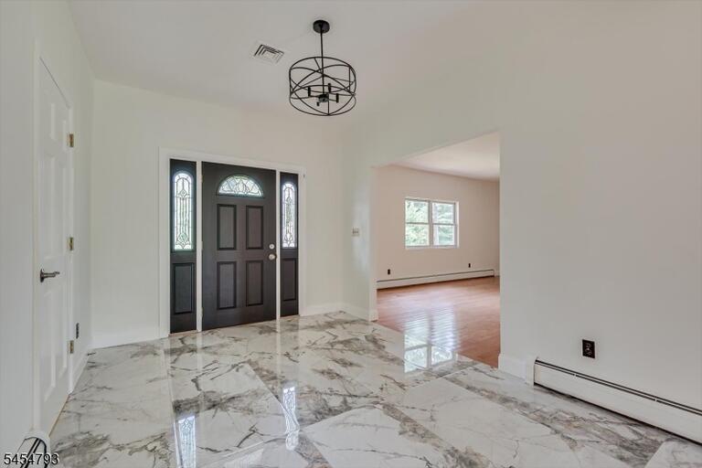 Property listing MLS 4047659 photo 8