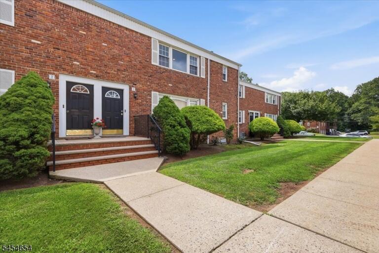 Property listing MLS 4047693 photo 1
