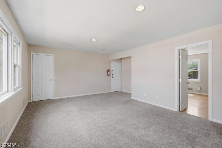 Property listing MLS 4047693 photo 6
