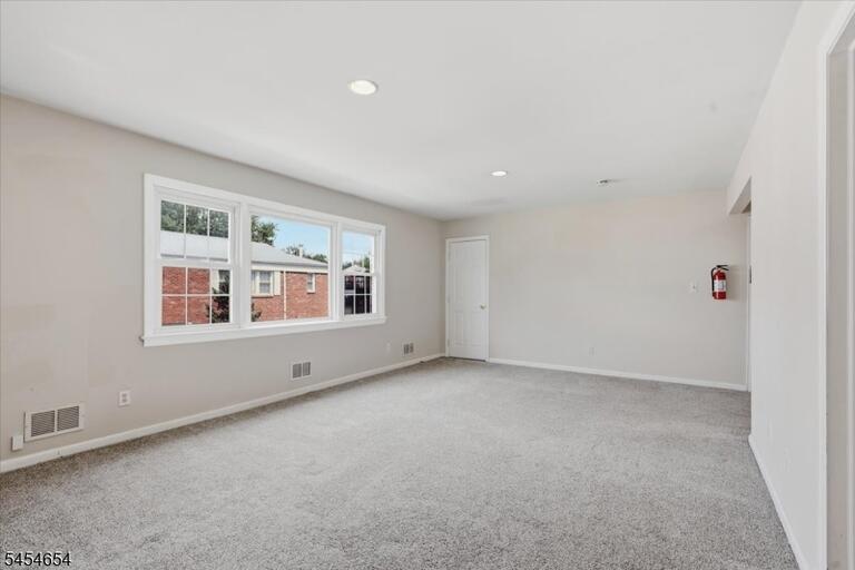 Property listing MLS 4047693 photo 7