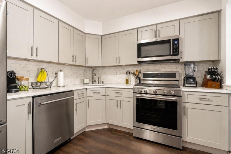 Property listing MLS 4047697 photo 7