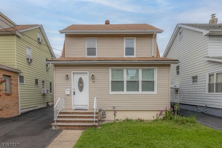 Property listing MLS 4047705 photo 2