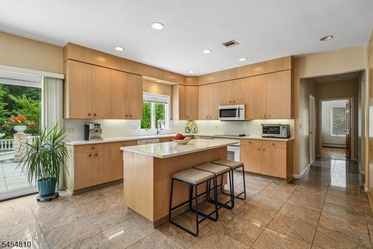Property listing MLS 4047710 photo 14