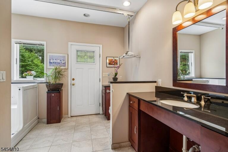 Property listing MLS 4047710 photo 17