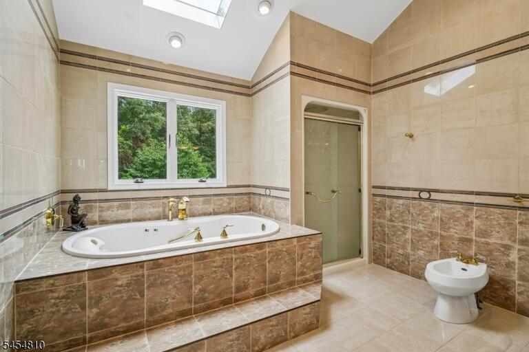 Property listing MLS 4047710 photo 21