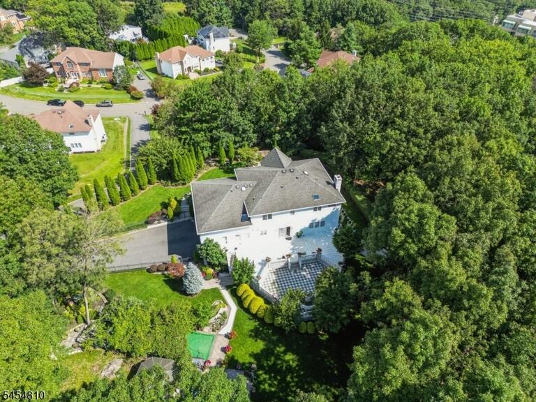 Property listing MLS 4047710 photo 37