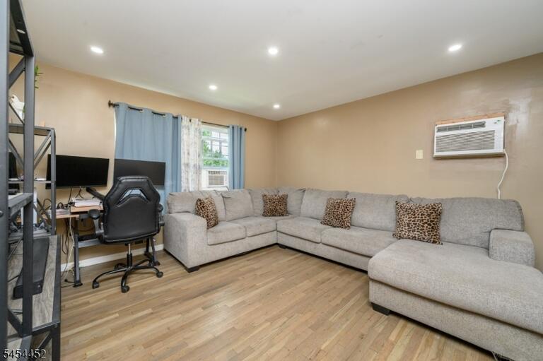 Property listing MLS 4047711 photo 6