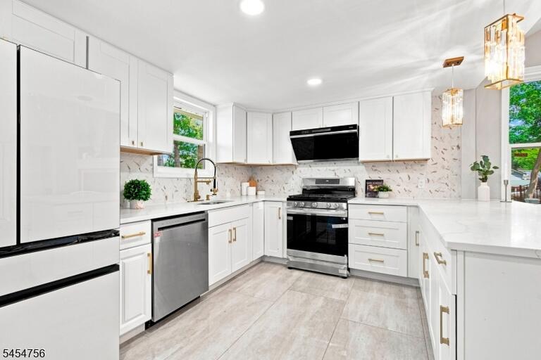 Property listing MLS 4047729 photo 6