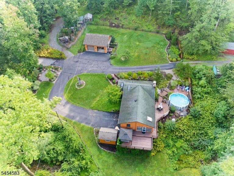 Property listing MLS 4047733 photo 5