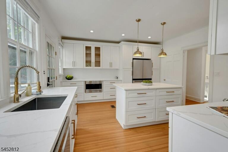 Property listing MLS 4047740 photo 15