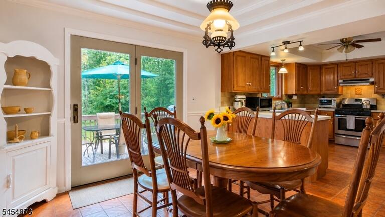 Property listing MLS 4047741 photo 10