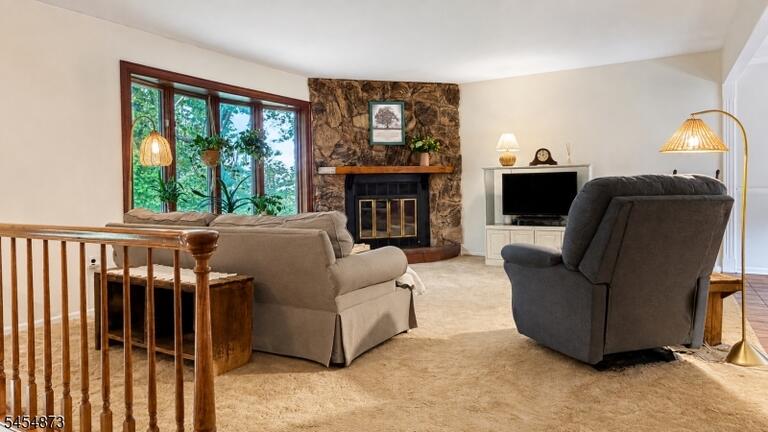 Property listing MLS 4047741 photo 5