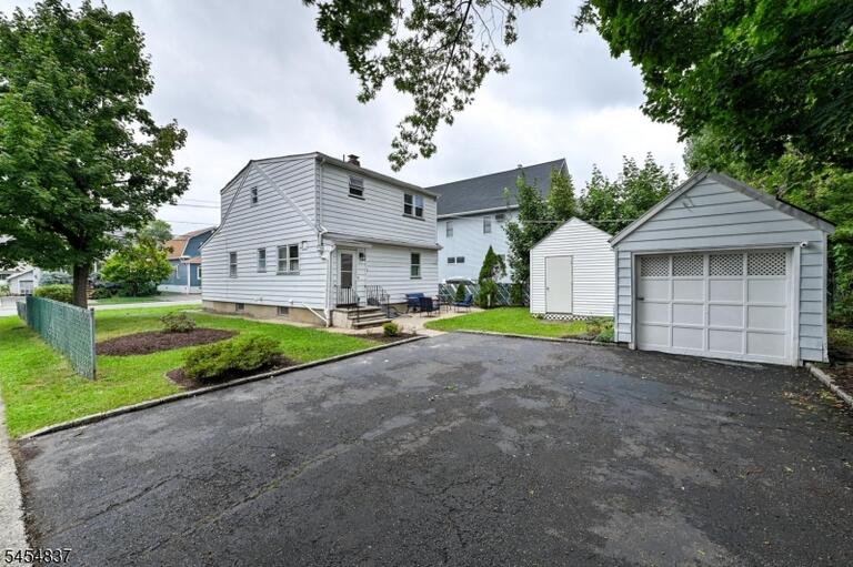 Property listing MLS 4047743 photo 15