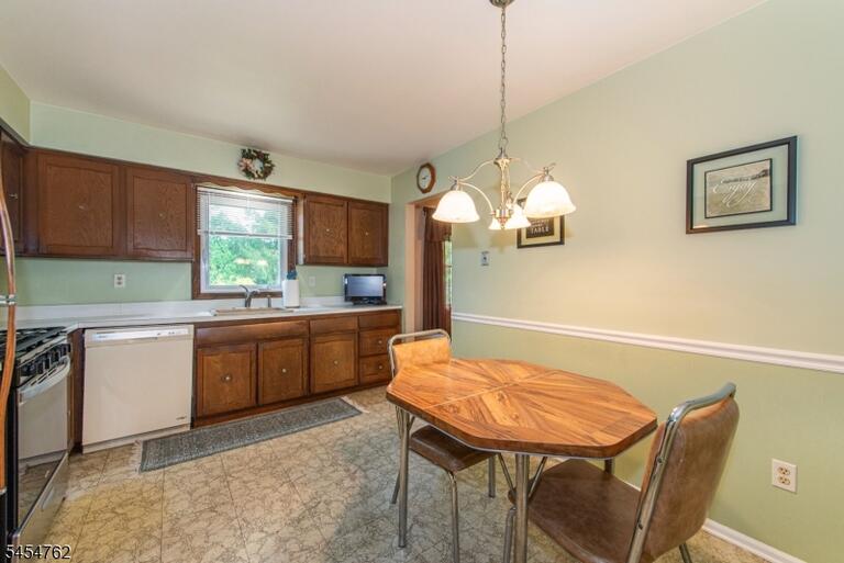 Property listing MLS 4047757 photo 12