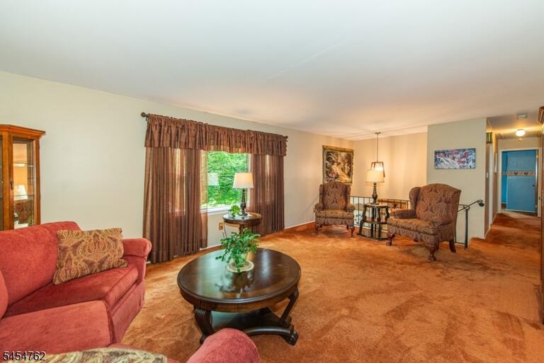 Property listing MLS 4047757 photo 3