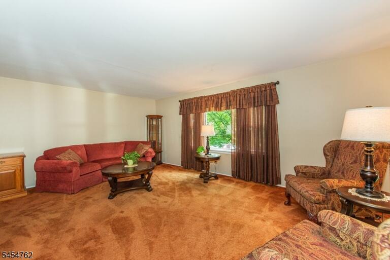 Property listing MLS 4047757 photo 4