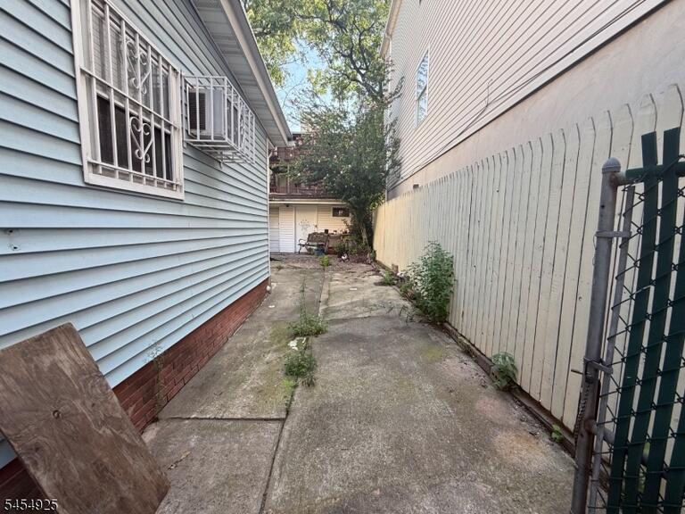 Property listing MLS 4047778 photo 15