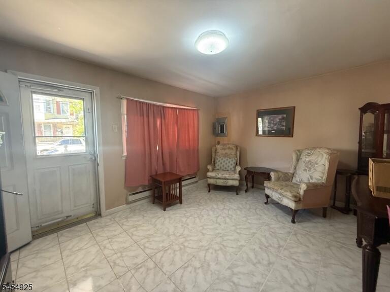 Property listing MLS 4047778 photo 2
