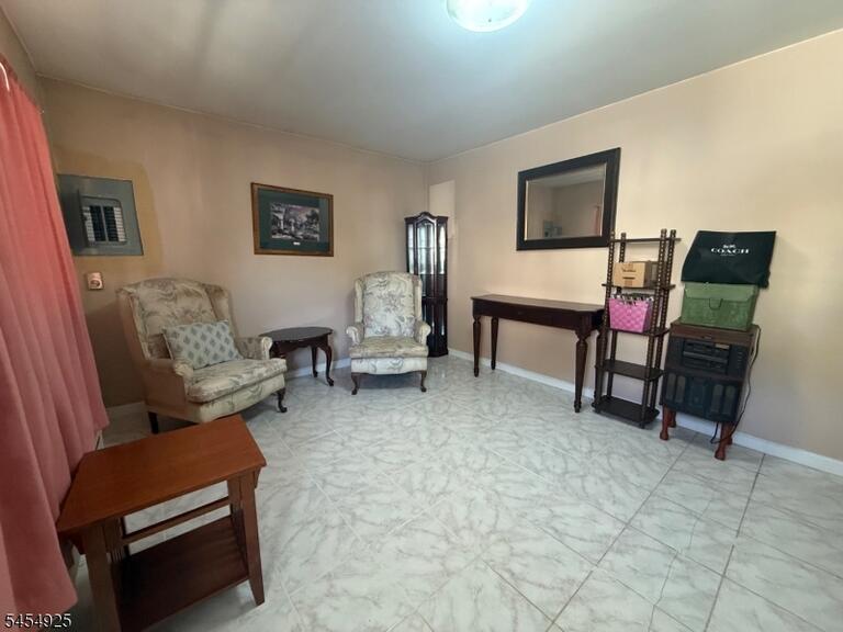 Property listing MLS 4047778 photo 3
