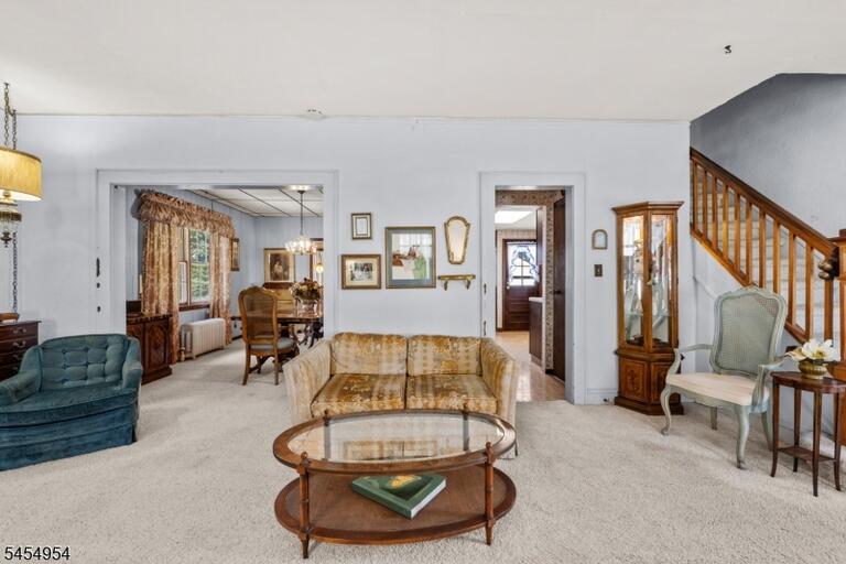 Property listing MLS 4047815 photo 3