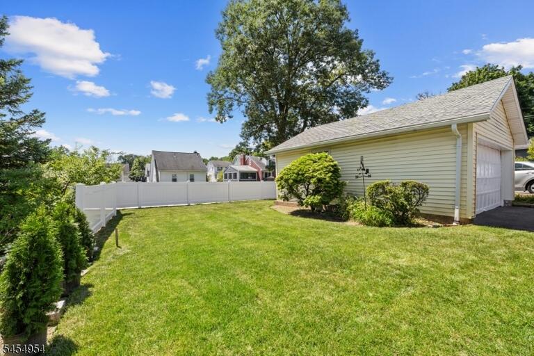 Property listing MLS 4047815 photo 37