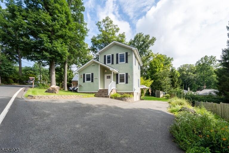 Property listing MLS 4047855 photo 1