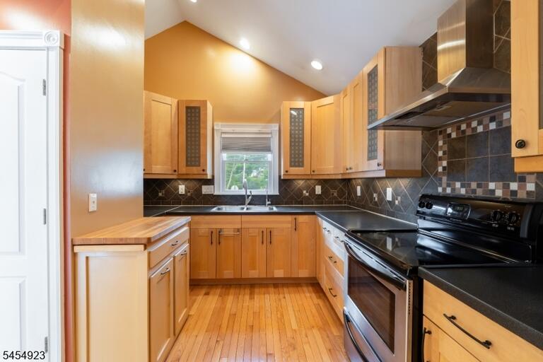 Property listing MLS 4047855 photo 20